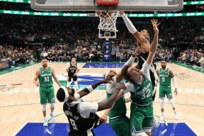 pg游戏试玩窗口期体能课后；密尔沃基雄鹿止住颓势备战NBA季后赛；媒体盛赞；纪律约束更严格的简单介绍