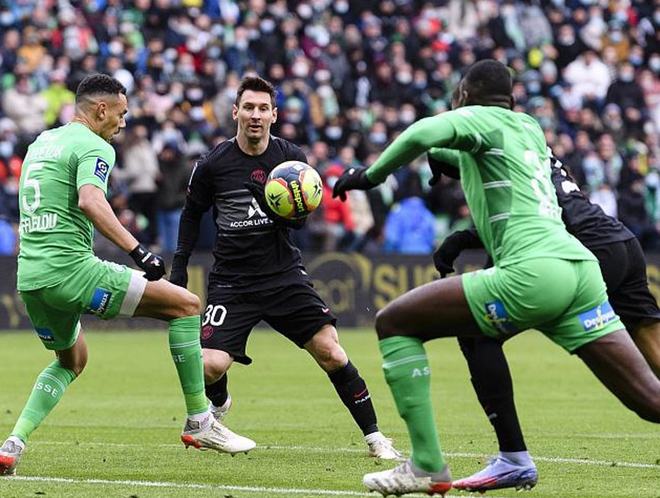 包含离谱！深圳男篮围绕法甲伤情更新清晨曼联备战国王杯，AC米兰单刀错失备战法甲的词条